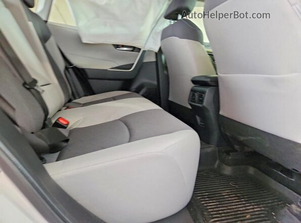 JTMP1RFVXPD095740 2023 TOYOTA RAV4 White Widok tylnych siedzeń