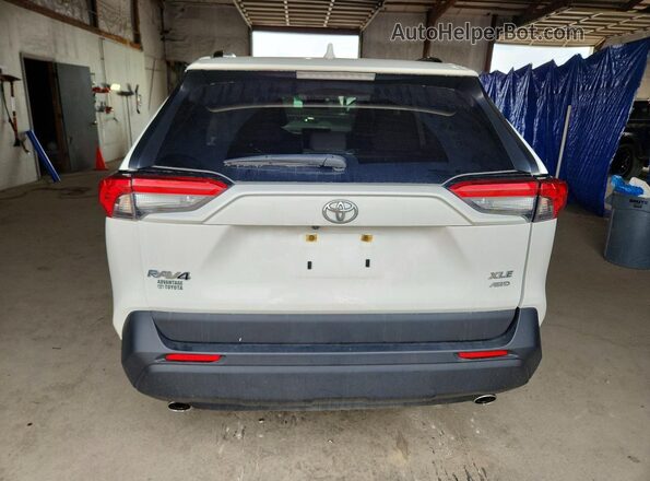JTMP1RFVXPD095740 2023 TOYOTA RAV4 White Widok z tyłu