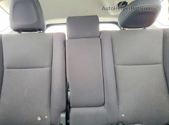 JTMRFREV0HJ708804 2017 TOYOTA RAV4 Белый Вид задних сидений