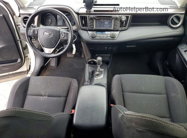 JTMRFREV0HJ708804 2017 TOYOTA RAV4 Белый Вид панели приборов