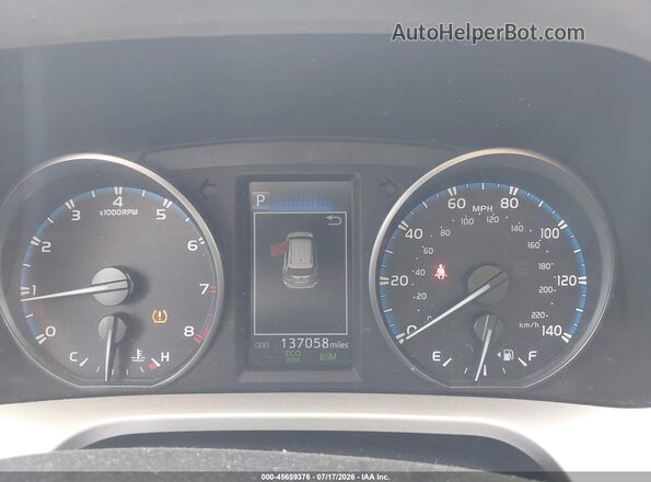 JTMRFREV2HJ709842 2017 TOYOTA RAV4 Белый Вид задних сидений