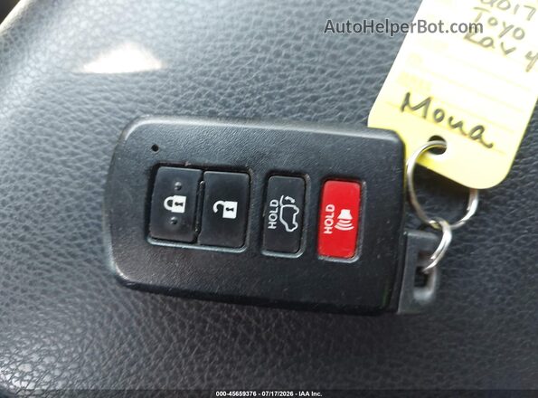 JTMRFREV2HJ709842 2017 TOYOTA RAV4 Белый Вид панели приборов