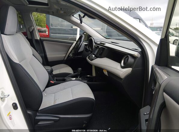 JTMRFREV2JD234133 2018 TOYOTA RAV4 Белый Вид салона спереди