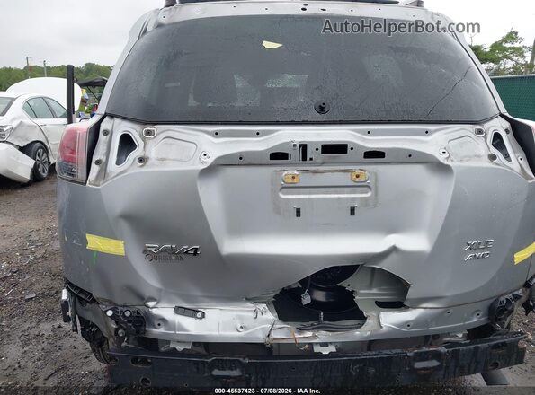 JTMRFREV2JJ235199 2018 TOYOTA RAV4 Silver Widok z przodu