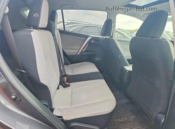 JTMRFREV4GJ071012 2016 TOYOTA RAV4 Gray Widok tylnych siedzeń