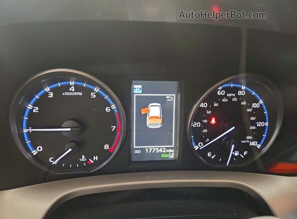 JTMRFREV4JJ204844 2018 TOYOTA RAV4 Серебряный Вид щитка приборов