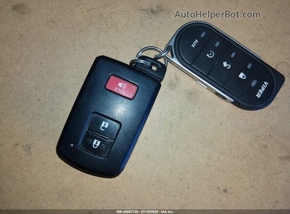 JTMRFREV6JD231736 2018 TOYOTA RAV4 Red Առջևի վահանակի տեսք