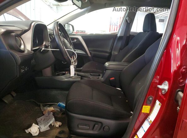 JTMRFREV7JD256807 2018 TOYOTA RAV4 Красный Вид салона спереди
