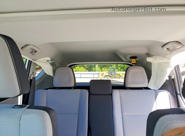JTMRFREV9JJ256051 2018 TOYOTA RAV4 White Widok tylnych siedzeń