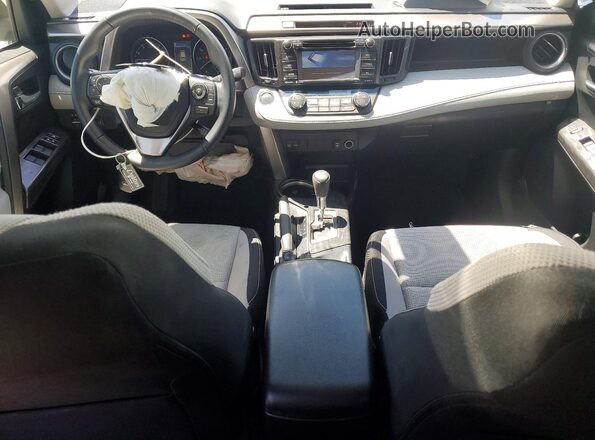 JTMRFREV9JJ256051 2018 TOYOTA RAV4 White Widok deski rozdzielczej