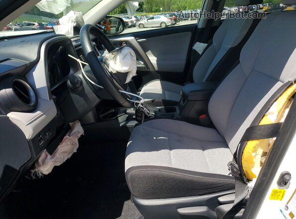JTMRFREV9JJ256051 2018 TOYOTA RAV4 White Widok wnętrza z przodu