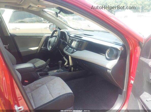 JTMRFREVXHJ175019 2017 TOYOTA RAV4 Red Вид салону спереду