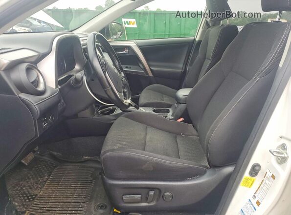 JTMRFREVXJJ736518 2018 TOYOTA RAV4 White Вид салону спереду