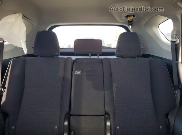 JTMRJREV1HD148496 2017 TOYOTA RAV4 White Vista de los asientos traseros