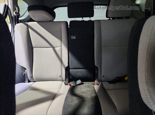 JTMRJREV2GD020895 2016 TOYOTA RAV4 White Widok tylnych siedzeń