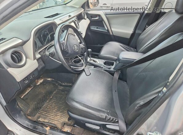 JTMRJREV2HD148720 2017 TOYOTA RAV4 Silver Widok wnętrza z przodu
