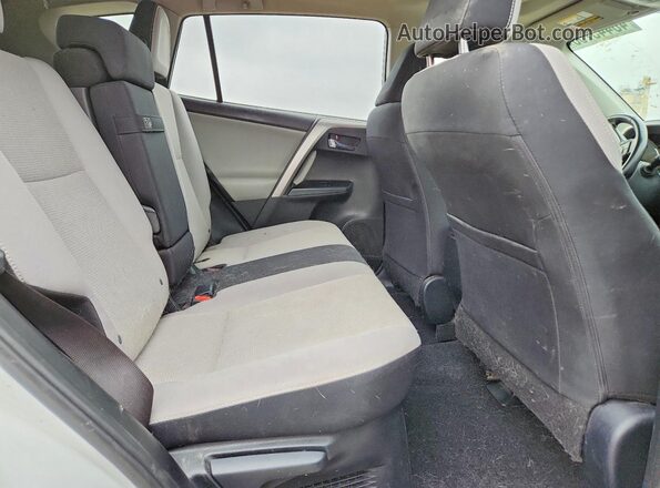 JTMRJREV3HD094473 2017 TOYOTA RAV4 White Rear interior view
