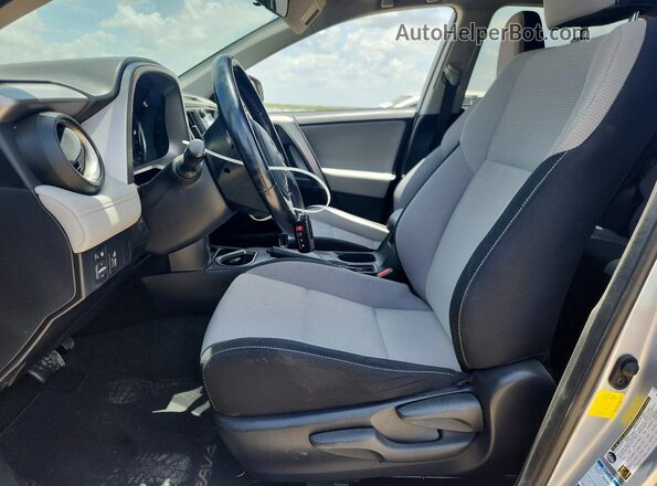 JTMRJREV7GD039006 2016 TOYOTA RAV4 Серебряный Вид салона спереди