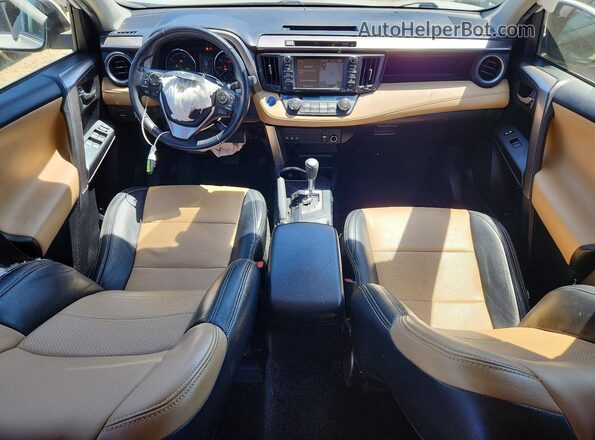 JTMRJREV8HD071903 2017 TOYOTA RAV4 Белый Вид панели приборов