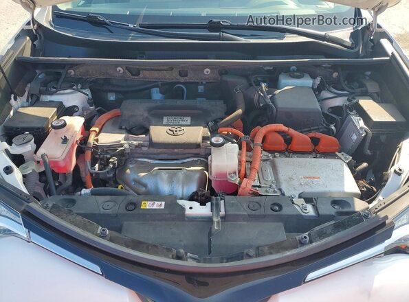 JTMRJREV8JD238766 2018 TOYOTA RAV4 White Rear interior view