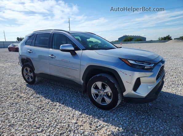 JTMRWRFV6ND564751 2022 TOYOTA RAV4 Серебряный Передняя правая четверть