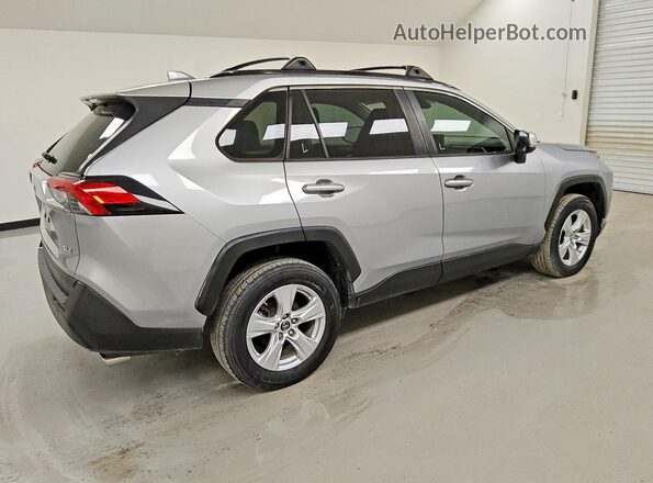JTMW1RFVXKD032156 2019 TOYOTA RAV4 Silver უკანა მარჯვენა