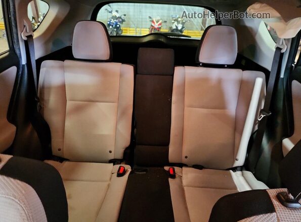 JTMWFREV1HJ140162 2017 TOYOTA RAV4 Gray Widok tylnych siedzeń