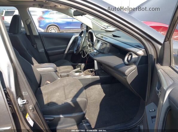 JTMWFREV2HD102387 2017 TOYOTA RAV4 Серый Вид салона спереди