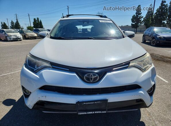 JTMWFREV3HD093974 2017 TOYOTA RAV4 White Widok z przodu