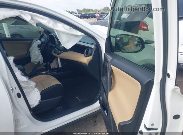 JTMWFREV3HD103001 2017 TOYOTA RAV4 Белый Вид салона спереди
