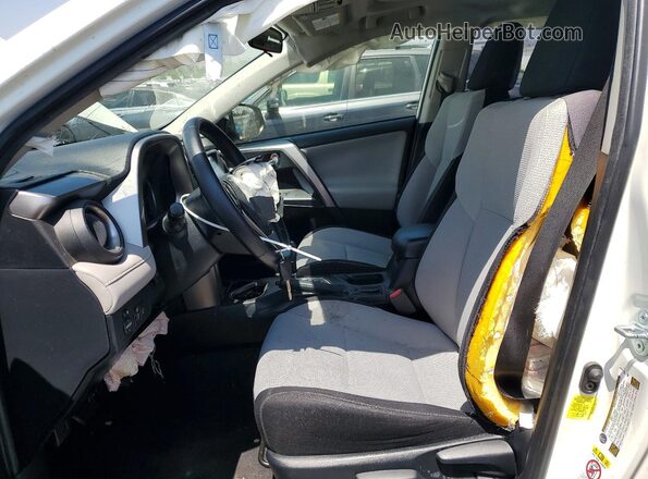 JTMWFREV3HJ121306 2017 TOYOTA RAV4 White Widok wnętrza z przodu