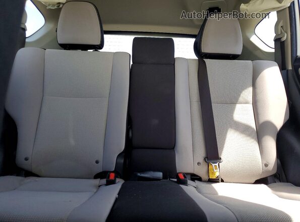 JTMWFREV3HJ121306 2017 TOYOTA RAV4 White Widok tylnych siedzeń