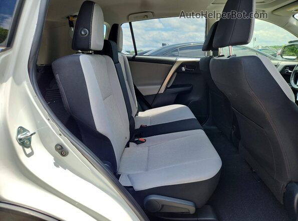 JTMWFREV3JJ208743 2018 TOYOTA RAV4 White Вид задньої частини салону
