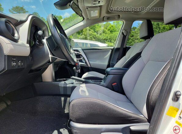 JTMWFREV3JJ208743 2018 TOYOTA RAV4 White Вид салону спереду