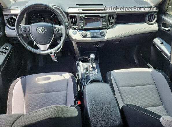 JTMWFREV3JJ208743 2018 TOYOTA RAV4 White Вид панелі приладів