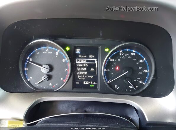 JTMWFREV4JJ182766 2018 TOYOTA RAV4 White Widok tylnych siedzeń