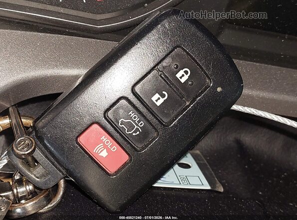 JTMWFREV4JJ182766 2018 TOYOTA RAV4 White Widok deski rozdzielczej