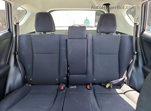 JTMWFREV7HD093220 2017 TOYOTA RAV4 Blue Widok tylnych siedzeń