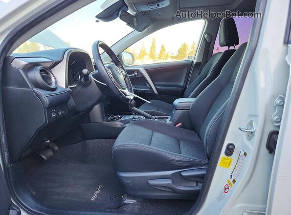 JTMWFREV7JJ732171 2018 TOYOTA RAV4 White Widok wnętrza z przodu