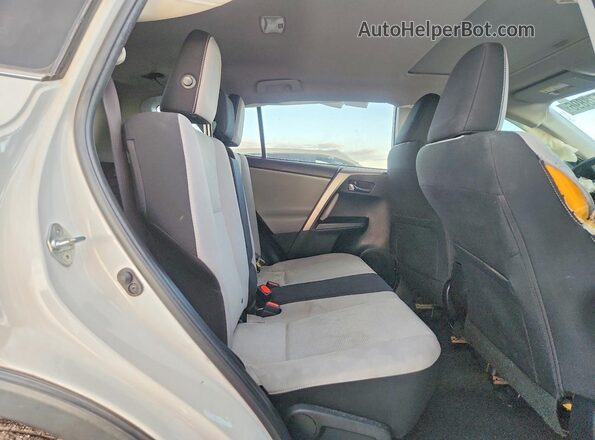 JTMWFREV8HD102362 2017 TOYOTA RAV4 Белый Вид задней части салона