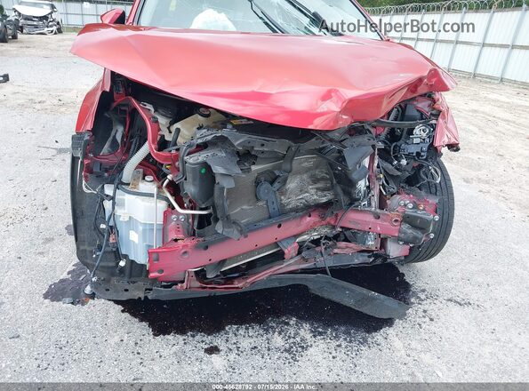 JTMWFREV8HJ105943 2017 TOYOTA RAV4 Red Widok z przodu