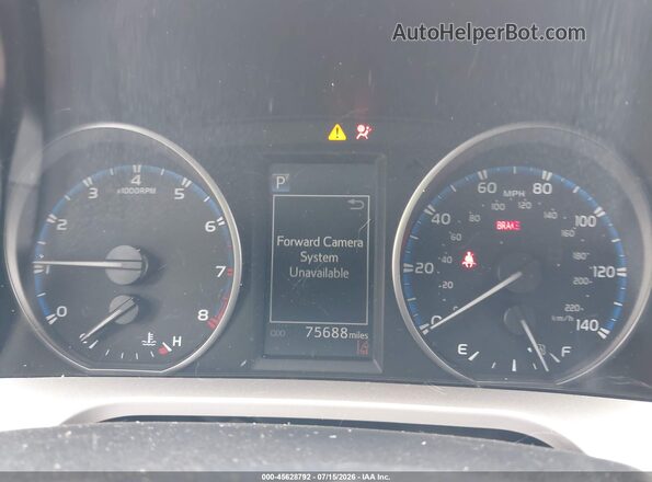 JTMWFREV8HJ105943 2017 TOYOTA RAV4 Red Widok tylnych siedzeń