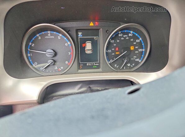 JTMWFREV8JJ728372 2018 TOYOTA RAV4 Gray Vista del cuadro de instrumentos
