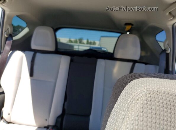JTMWFREV9HD096782 2017 TOYOTA RAV4 White Widok tylnych siedzeń