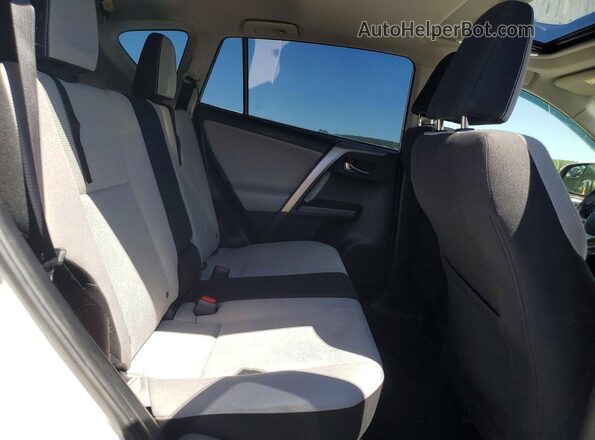 JTMWFREV9HD096782 2017 TOYOTA RAV4 White Widok wnętrza z tyłu