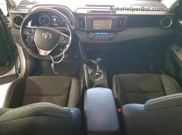 JTMWFREVXJJ194968 2018 TOYOTA RAV4 Silver Widok deski rozdzielczej