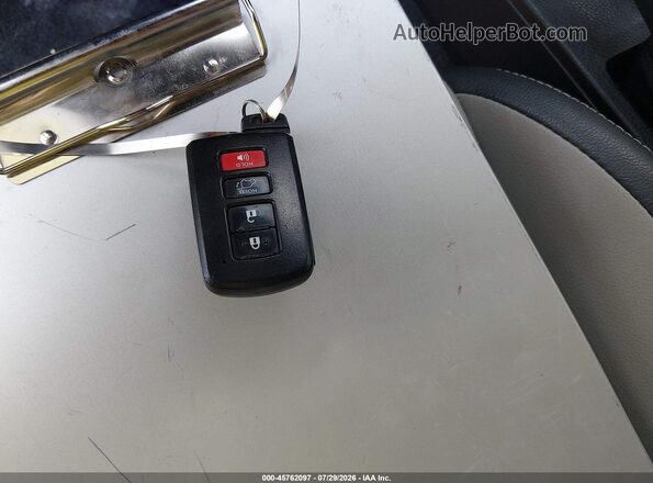 JTMYFREV2JJ167028 2018 TOYOTA RAV4 White Вид панелі приладів