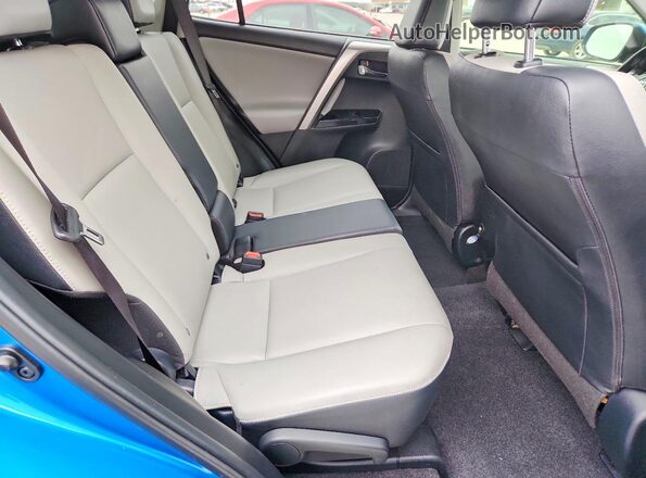 JTMYFREV5HJ709930 2017 TOYOTA RAV4 Blue Rear seats view