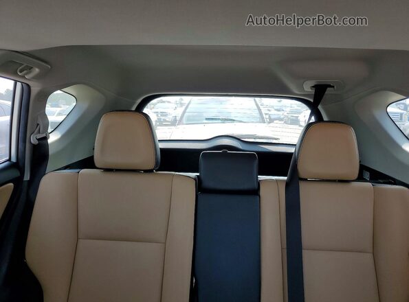 JTMYFREV5JJ724983 2018 TOYOTA RAV4 Белый Вид задних сидений