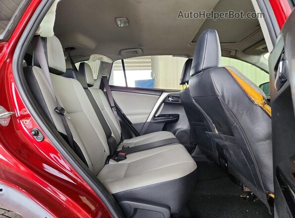 JTMYFREV6JD111866 2018 TOYOTA RAV4 Red Սալոնի հետևի տեսք